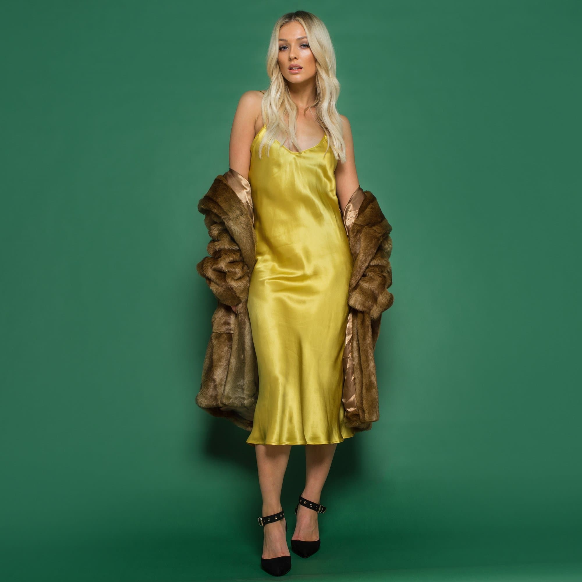 Paper Roll Photography Studio Backdrop Full Length (2.7 x 10M) - Lucky Clover Green