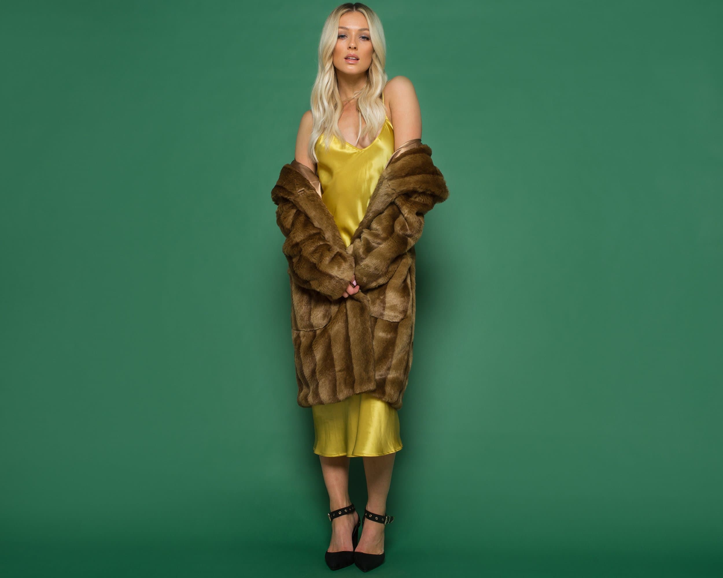 Spectrum Non-Reflective Paper Roll Backdrop (2.7 x 10M) - Lucky Clover Green footer