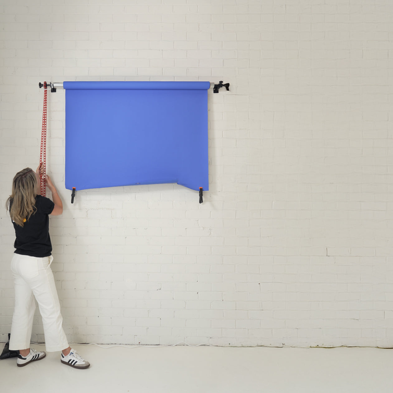 Single Axis Manual Backdrop Support Roller Wall System