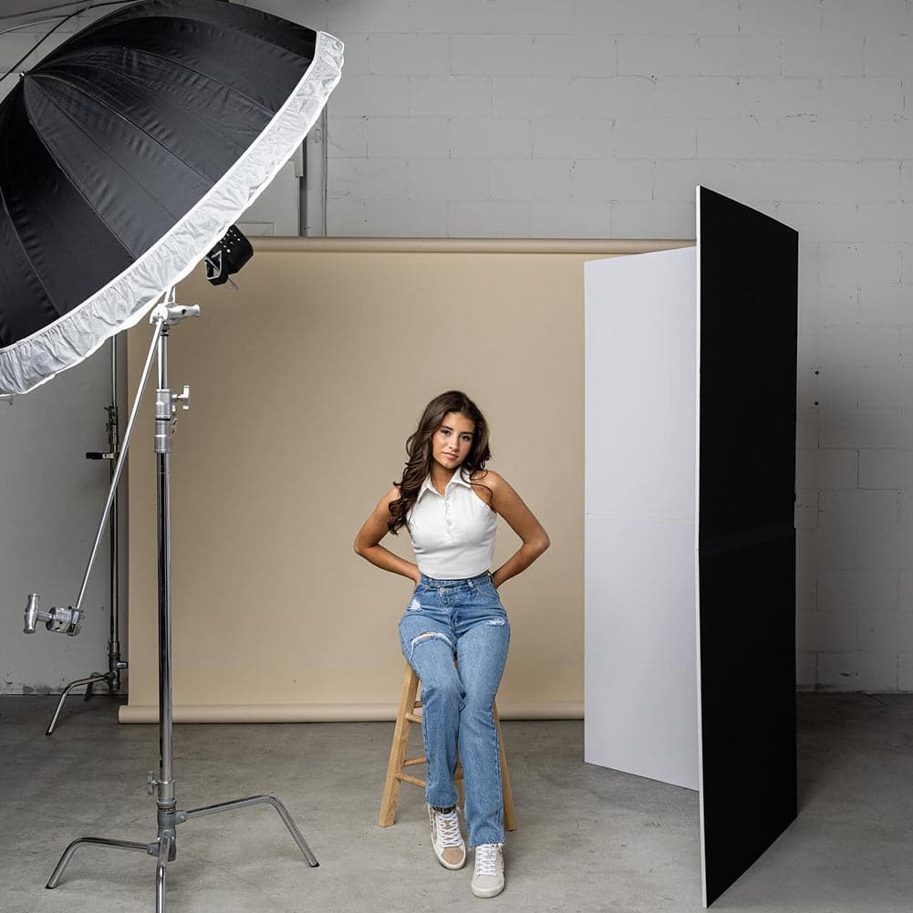 Spectrum V-Flat Master Foldable Rigid Backdrop Reflector (Black & White)